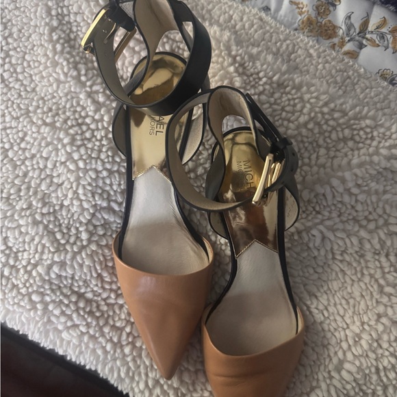 Michael Kors Women's Tan and Black Heels - Picture 1 of 3